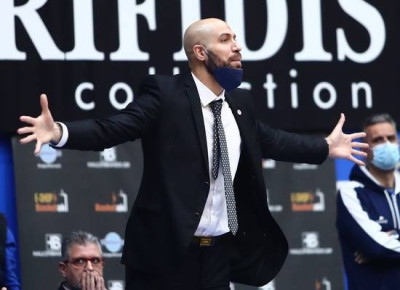 Βασιλόπουλος: «Απολαμβάνω τον ρόλο του προπονητή»