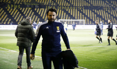 Άρης: Ψυχολογικές «ντόπες» από Καρυπίδη, τετ α τετ με παίκτες!