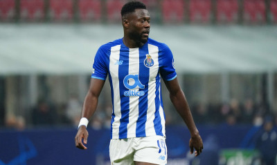 Πόρτο: Τον διώχνει επειδή… δεν ξέρει την ηλικία του! (Photos)