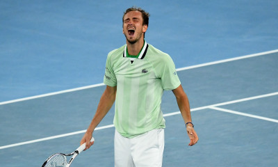 Australian Open: Τρομερή ανατροπή από Μεντβέντεφ - Ξανά στο δρόμο του Τσιτσιπά (photos+videos)