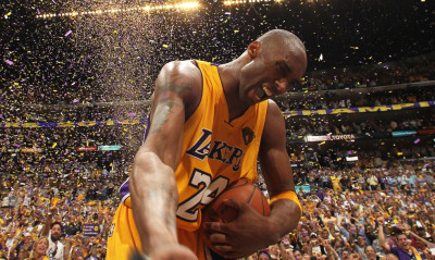 Λος Άντζελες Λέικερς: Φόρο τιμής στον Κόμπι Μπράιαντ (photo)