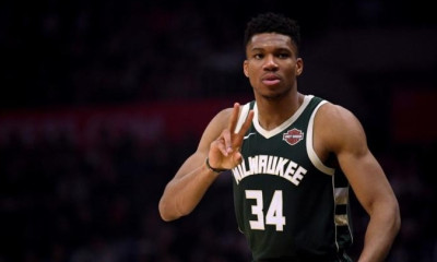 Γιάννης Αντετοκούνμπο: Το... γεύμα στη συνέντευξη Τύπου μετά τη βαριά ήττα (video)