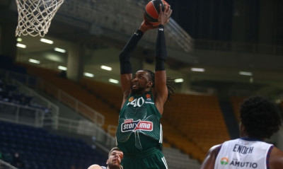 Παναθηναϊκός ΟΠΑΠ-Μπασκόνια: «Απογειώθηκε» στην αντίπαλη μπασκέτα ο Έβανς (video)