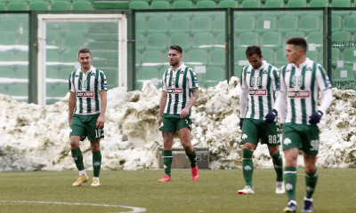 Βάζει τα χέρια του και βγάζει τα μάτια του