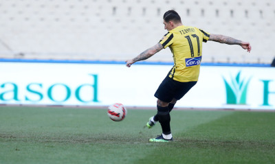 AEK-Βόλος: Έχασε πέναλτι ο Τσούμπερ, γκολ ο Φαν Βέερτ (videos)