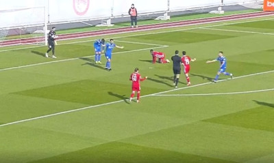 Super League 2: Έχασε πέναλτι ο Ολυμπιακός Β, «φωνάζει» η Νίκη Βόλου (video)