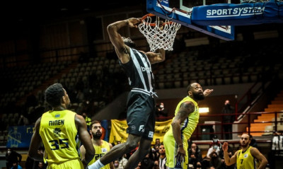 ΕΣΑΚΕ: Τζόουνς-ΝτιΛέο το τρίτο δίδυμο με double-double