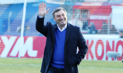 Ο Μπάμπης Τεννές επιστρέφει στη Superleague!