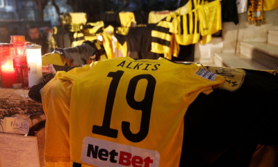 Δολοφονία Άλκη: Όρκος νίκης από Άρη - Στον τόπο του εγκλήματος πριν την ΑΕΚ οι παίκτες