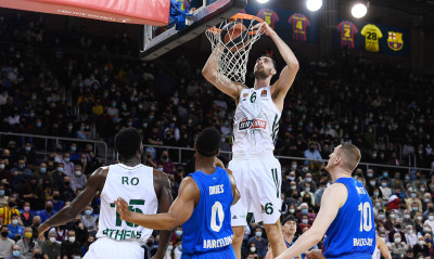 Μπαρτσελόνα-Παναθηναϊκός ΟΠΑΠ: Ο Σαντ Ρος σέρβιρε, ο Παπαγιάννης κάρφωσε (video)