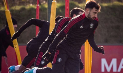 Μάντσεστερ Γιουνάιτεντ: «Τρελά» λεφτά – Πόσα πήρε από χορηγό για την προπονητική φανέλα