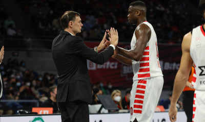 Μπασκόνια-Ολυμπιακός 62-72: Τα χρειάστηκε αλλά επέστρεψε στις νίκες (photos)