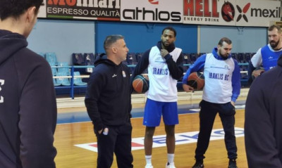 Ηρακλής: Ατομικό o Μάικ Χένρι