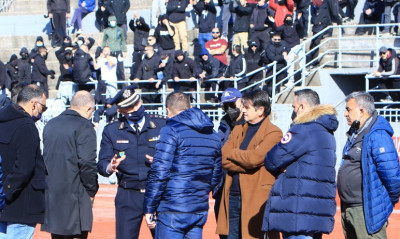 Super League 2: «Μπαρούτι» Κούγιας και ΑΕΛ με το ντου - Αντίδραση κι από Τρίκαλα