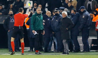 ΠΑΟΚ-Παναθηναϊκός: «Άναψαν τα αίματα» μεταξύ των πάγκων - Παρέμβαση της αστυνομίας (photos)