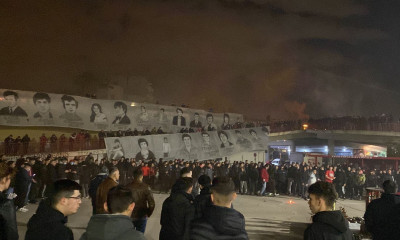 Ολυμπιακός: Οπαδοί των Πειραιωτών τίμησαν τη μνήμη των θυμάτων της θύρας 7 και του Άλκη (vid+pics)