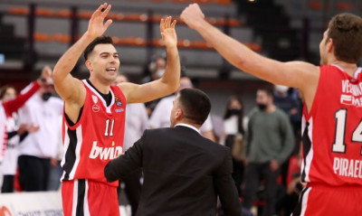 Ολυμπιακός: Οι έξαλλοι πανηγυρισμοί μετά το buzzer του Σλούκα (video)