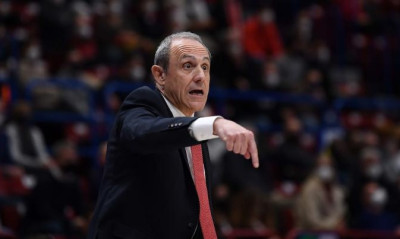 Αρμάνι: Ο Μεσίνα «κάρφωσε» τους παίκτες του!