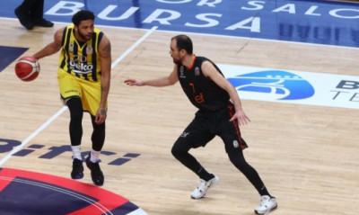 Φενέρμπαχτσε - Γαλατασαράι 64-49: «Καθάρισε» ο Γκούντουριτς σε επεισοδιακό παιχνίδι!
