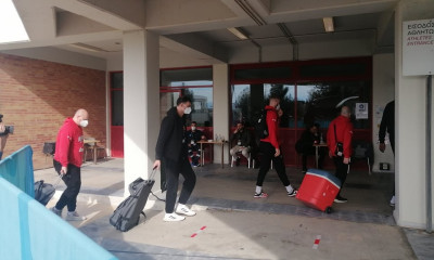 Τελικός Κυπέλλου Ελλάδας: Η άφιξη των «ερυθρόλευκων» στα «Δυο Αοράκια» (photos+video)