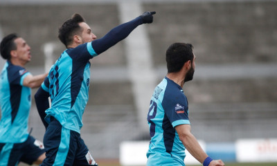 Πρωτοφανές σκηνικό στα Τρίκαλα: Μετά το γκολ του ΑΟΤ, οι παίκτες… στόλισαν τον πρόεδρο