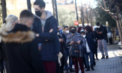 Κρούσματα σήμερα: 9.596 νέα ανακοίνωσε ο ΕΟΔΥ - 67 θάνατοι και 471 διασωληνωμένοι