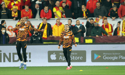 Τουρκία: Βασικός με ειδικά γυαλιά ο Ομάρ Ελαμπντελαουί στη Γαλατά, έπειτα από 14 μήνες (vid+pics)