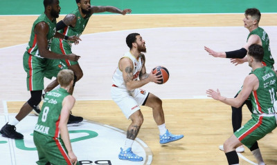 Μονακό-Ούνικς Καζάν 79-76: Τους ξέρανε με τρίποντη «βόμβα» ο Μάικ Τζέιμς (photos+video)