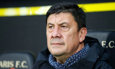 Άρης-Ατρόμητος: Έτσι το ζει ο Μπούργος - Καρέ καρέ το ντεμπούτο του  (photos)