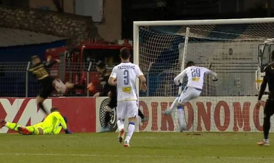 Λαμία-Αστέρας Τρίπολης: Το Var έκρινε την απίθανη χαμένη ευκαιρία - «Πάγωσαν» με Μπεχαράνο