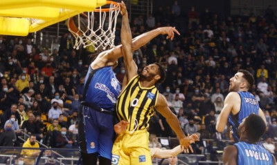 Άρης: Πρόβλημα με Τζούστον - Ονομάζει Γιάννη τον γιό του ο Τζέιμς Κέλι