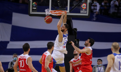 Ελλάδα-Τουρκία 72-71: Η ψυχραιμία του Παπανικολάου, η κυριαρχία του Παπαγιάννη!