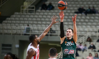 Παναθηναϊκός ΟΠΑΠ-Ερυθρός Αστέρας: ΑΠΙΣΤΕΥΤΟ τρίποντο ο Νέντοβιτς απ' το κέντρο του γηπέδου (video)