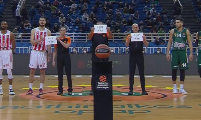 Παναθηναϊκός ΟΠΑΠ-Ερυθρός Αστέρας: Το «Stop the war» από τους διαιτητές πριν το τζάμπολ