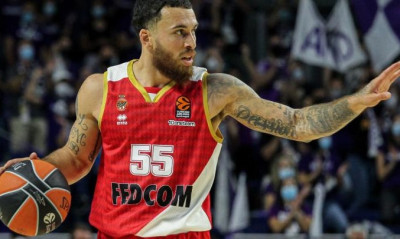 Πόλεμος στην Ουκρανία: Στηρίζει τον Σενγκέλια ο Μάικ Τζέιμς στην αποχώρηση απο ΤΣΣΚΑ (photo)