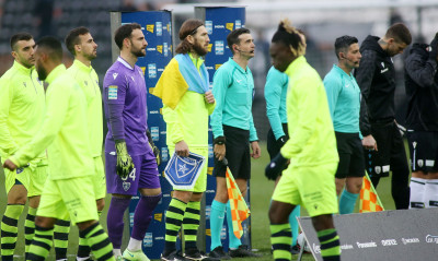 ΠΑΟΚ-Ιωνικός: Με σημαία της Ουκρανίας εμφανίστηκε ο Τσιγκρίνσκι! (photos)