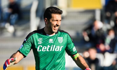 Ιταλία: Δεν καταλαβαίνει τίποτα ο Μπουφόν - Ανανέωσε για δυο χρόνια με την Πάρμα (photos+video)