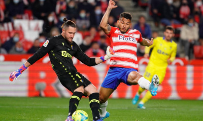 La Liga: Όρθια με δέκα παίκτες η Γρανάδα στη μάχη παραμονής με την Κάντιθ