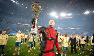 Πόλεμος στην Ουκρανία: Η απάντηση Τζούμπα στον Μικολένκο - «Κάθονται σε αρχοντικά στην Αγγλία»