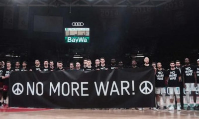 Πόλεμος στην Ουκρανία: Προσφορά 100.000 ευρώ από την Μπάγερν