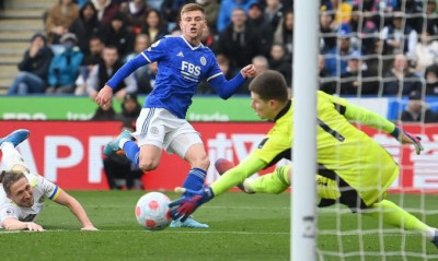 Premier League: Τα βρήκε «σκούρα» αλλά νίκησε η Λέστερ (video)