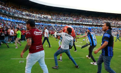 Μεξικό: Μακελειό με άγρια επεισόδια και διακοπή αγώνα - Αναφορές για 17 νεκρούς (photos+video)