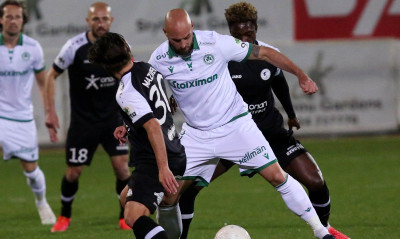 Κύπρος: Διακοπή στο ματς της Ομόνοιας! (photos)