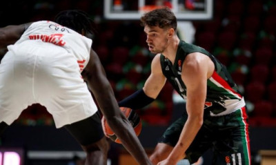 Ούνικς Καζάν: Τα «όργια» και το triple-double Χεζόνια που «διέλυσαν» την Τσμόκι Μινσκ (video)