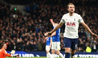 Premier League: Πάρτι στο ημίχρονο με Έβερτον η Τότεναμ - Έπιασε Ανρί ο Κέιν! (videos)