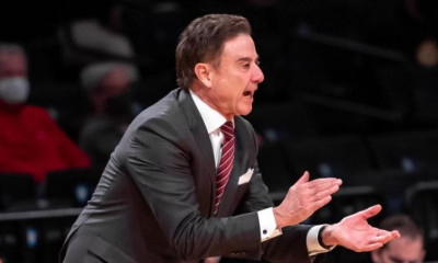 NCAA: Προπονητής της χρονιάς στην περιφέρειά του ο Ρικ Πιτίνο