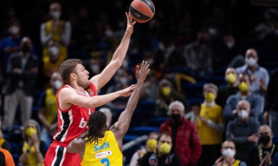 Βεζένκοφ: «Δεν παίξαμε το μπασκετικό ξύλο που παίζουμε συνήθως»