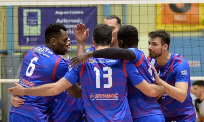Volley League: Εύκολο «τρίποντο» ο Φοίνικας που «έπιασε» τον 3o Ολυμπιακό