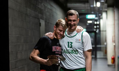 Ολυμπιακός: Είδε φίλους στο Κάουνας ο Γουόκαπ