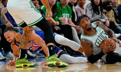 ΝΒΑ: Γλίτωσε τα χειρότερα ο Κάρι - Κάκωση συνδέσμων και αγώνα δρόμου για τα playoffs